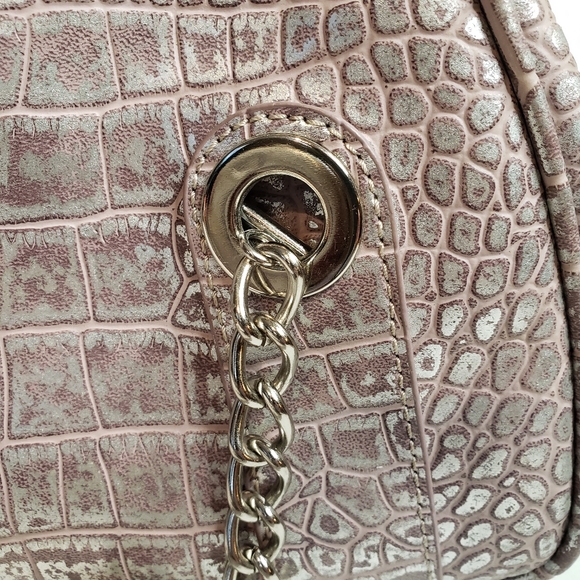 Nine West Faux Croc Iridescent Lavender Chain Clasp Shoulder Purse NWOT - Picture 5 of 12
